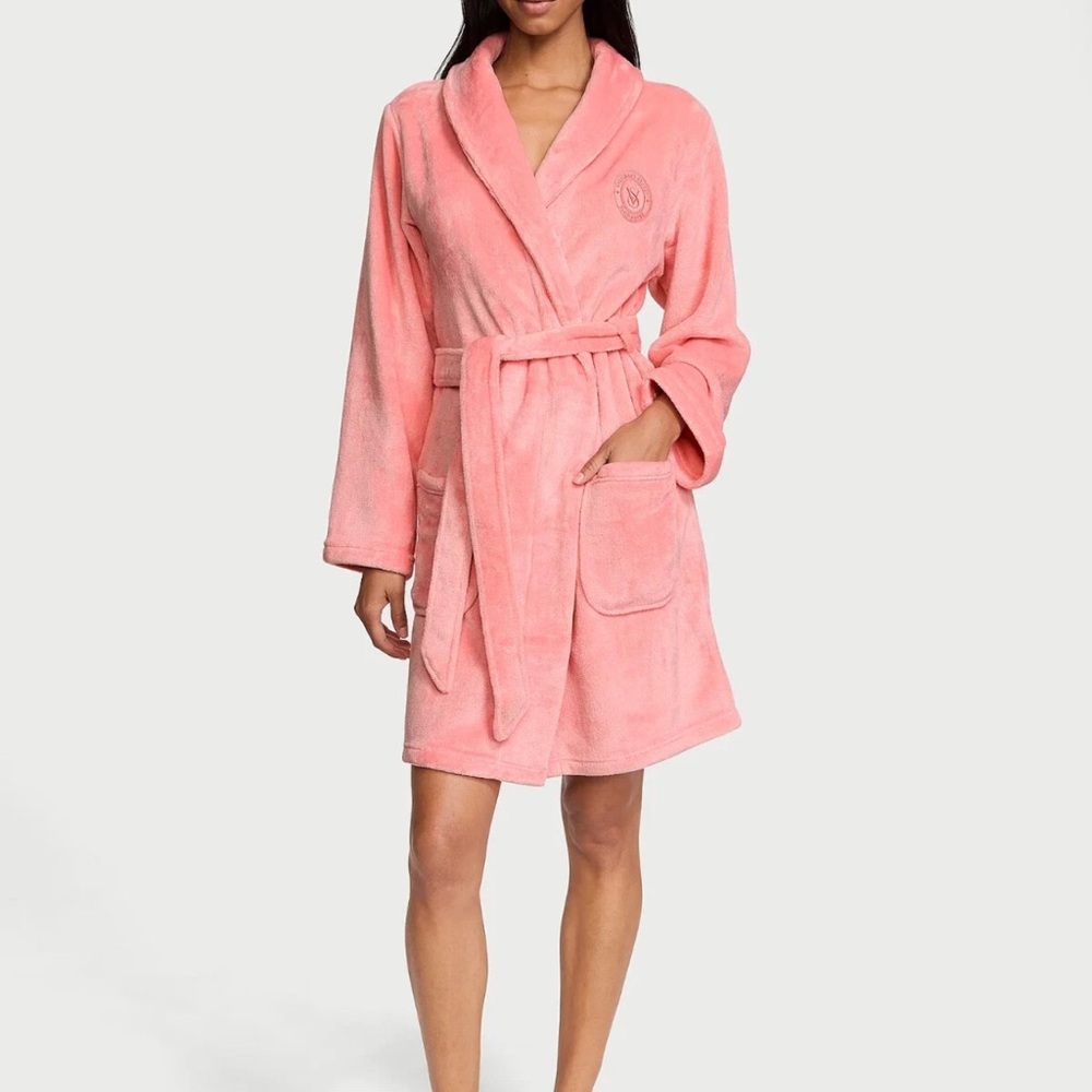 Women’s Robe Elegant Short Cozy Robe Passion Pink Size XS/S